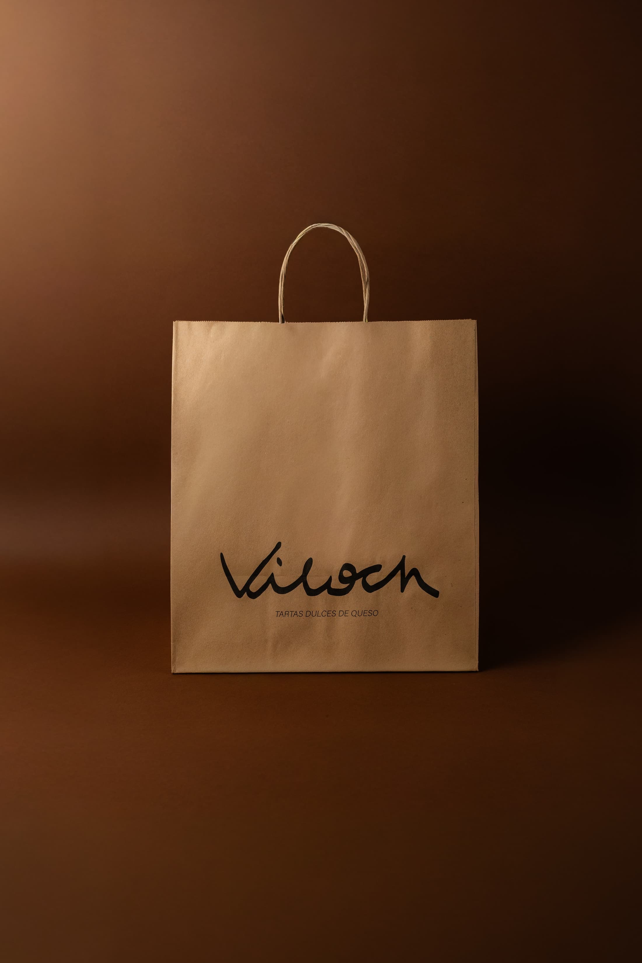 Bolsa de papel con el logo de Viloch